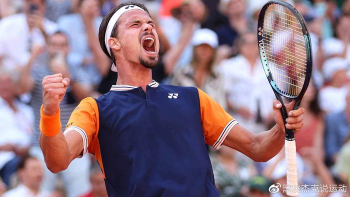 迷们翘首以 迷们翘首以