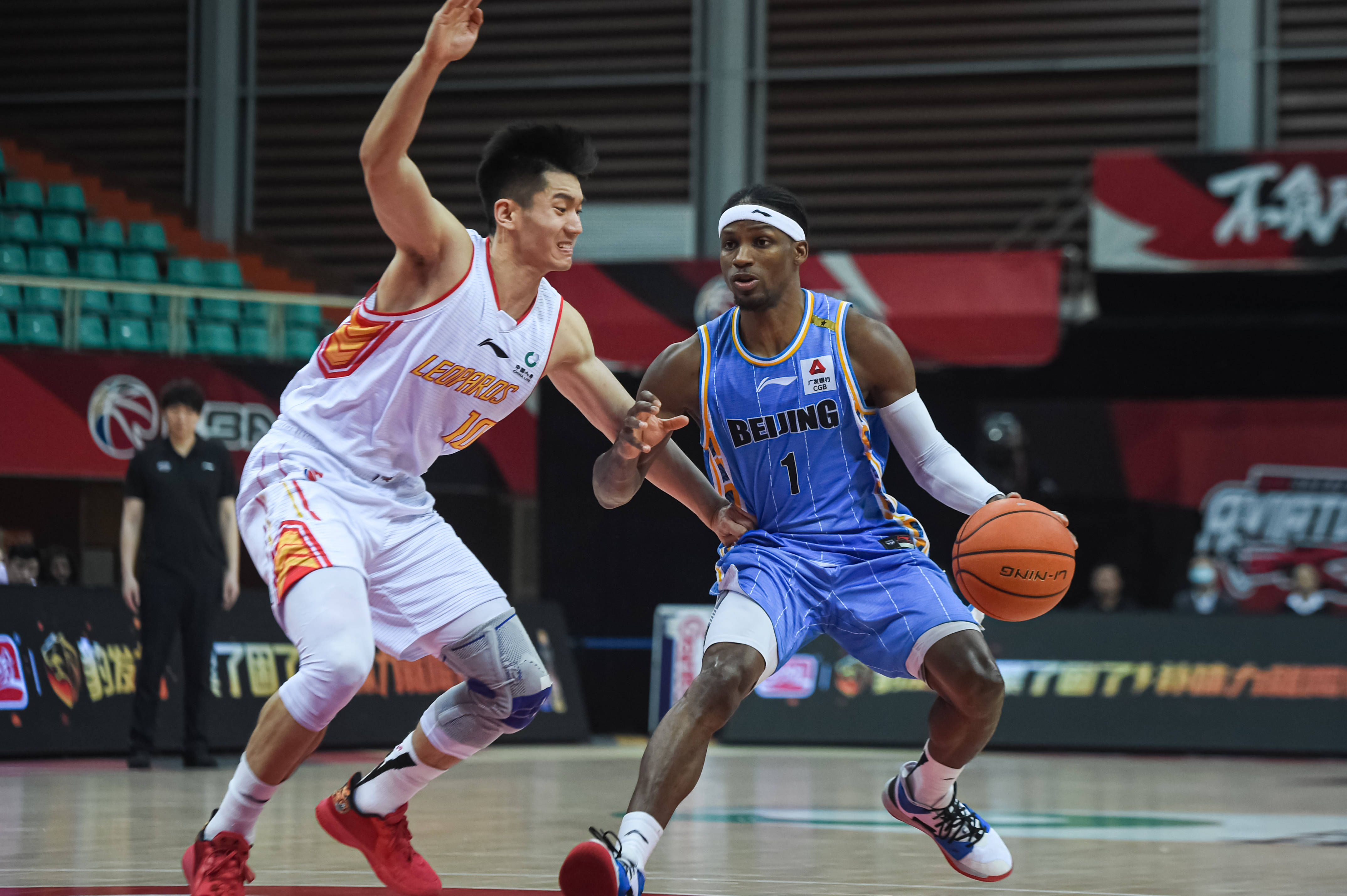 的媒体则给 的媒体则给