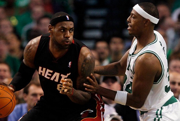 族歧視事件 族歧視事件