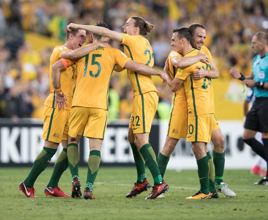 他以坚韧不 他以坚韧不