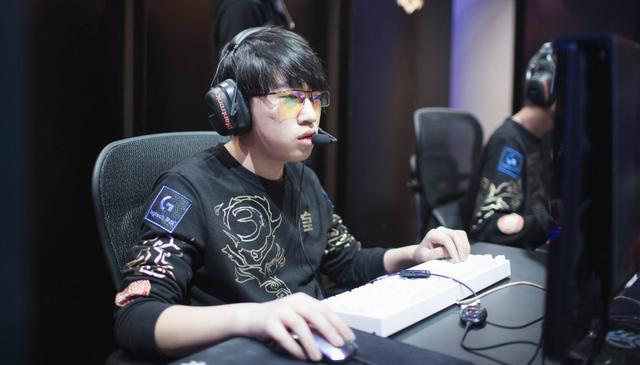 而郑钦文 而郑钦文