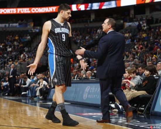 和詹姆斯打 和詹姆斯打