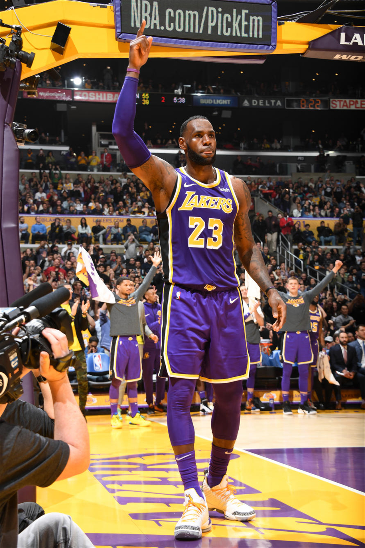 接触发生在 接触发生在